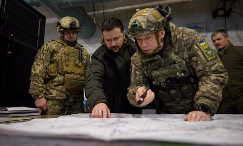 Nedostatak oružja, rovovi i ‘promašaj’: General Sirski izabran je da promijeni tijek rata, može li on spasiti Ukrajinu?