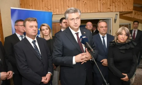 Plenković: Poraženi kršitelj Ustava trebao je dati ostavku i sakriti se u mišju rupu