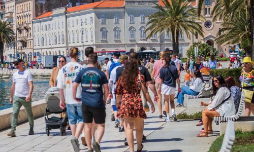 Hrvati, drugi najljubazniji narod u Europi i treći na svijetu. Evo tko je ispred