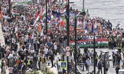 Desetci tisuća ljudi na skupu podrške Orbanu u Budimpešti