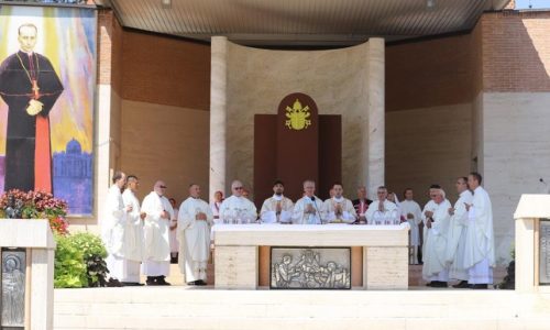 „Poniznost prethodi slavi“: Nadbiskup Kutleša pozvao se na istinu koju je bl. A. Stepinac stavio u središte svoje propovijedi na Veliku Gospu 1941.