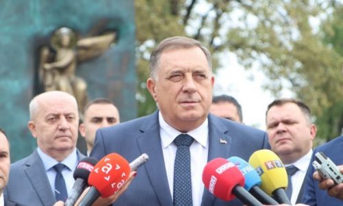 Dodik razgovarao s Várhelyijem o zastoju europskog puta BiH: Svi instituti međunarodnog predstavljanja BiH privatizirani