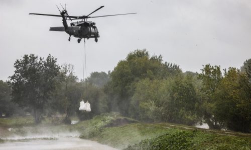 Austrija pod vodom, ‘dignuta’ vojska: Poplave odnijele četvrtu žrtvu, u Beču desetak ozlijeđenih zbog orkanskog vjetra