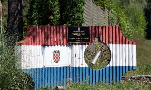 HRVATSKA: Poginuo vojnik u Dugom Selu, pronađen mrtav u kotlovnici vojarne