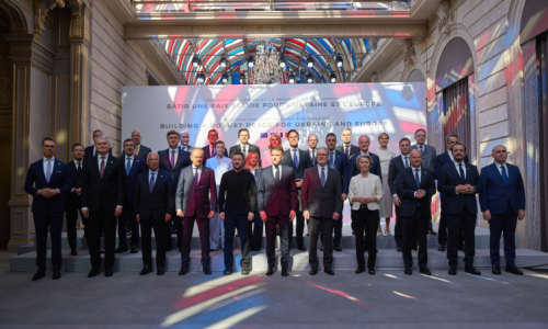 Završio summit Macronove “koalicije voljnih” u Parizu