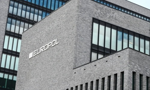 EUROPOL: Svaki treći osumnjičenik za terorizam mlađi od 20 godina
