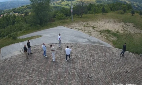 Uzvišenje Pješčara bilo je trn u oku u agresiji na hrvatsku enklavu 1993., zato se i danas na njega juriša