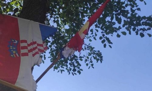U Žepču zapaljena hrvatska zastava