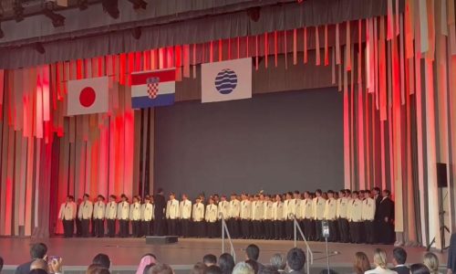 Ovo će vas oduševiti: Japanci u Osaki pjevaju hrvatsku budnicu “U boj, u boj”