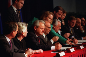 Na konferenciji su govorili stručnjaci, političari i diplomati o nasljeđu Daytonskog sporazuma, njegovim dugoročnim učincima na BiH i Balkan, kao i o izazovima s kojima se zemlja suočava na putu prema europskoj integraciji.