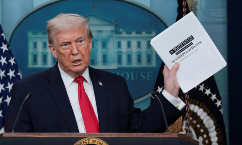 VIDEO Svi su se nasmijali, no on je ostao potpuno ozbiljan: Pogledajte neobičan Trumpov potez