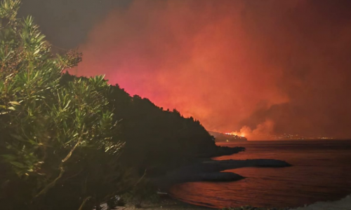 TKO PALI LIJEPU NAŠU Milenijski grad pod opsadom vatre: Kad Omiš gori, gori povijest na kršu