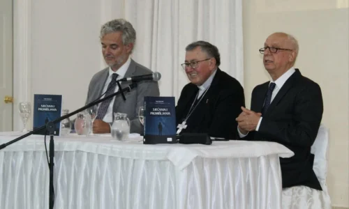 SNAŽNA PORUKA KARDINALA PULJIĆA IZ POSAVINE: Budite hrabri, ostanite tamo gdje ste nikli jer tu znate cvjetati!