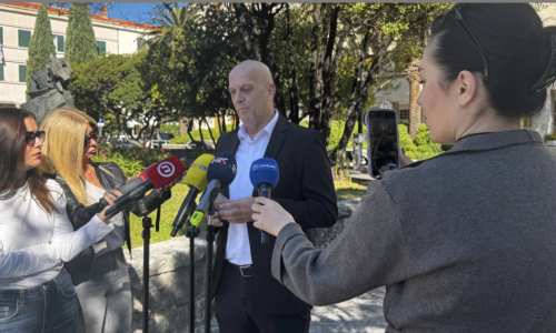 Kukavica prozvao Pupovca, Bauka i Puljak: Navijačke incidente koriste za ideološki obračun s hrvatskim narodom i braniteljima