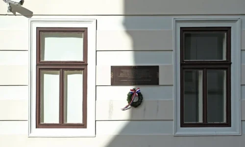 Prije 35 godina raketirani su Banski dvori